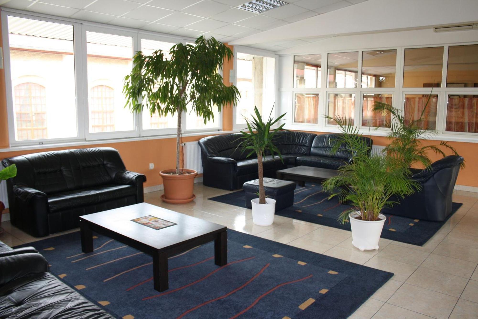 Hotel Thelena Tolna Bagian luar foto